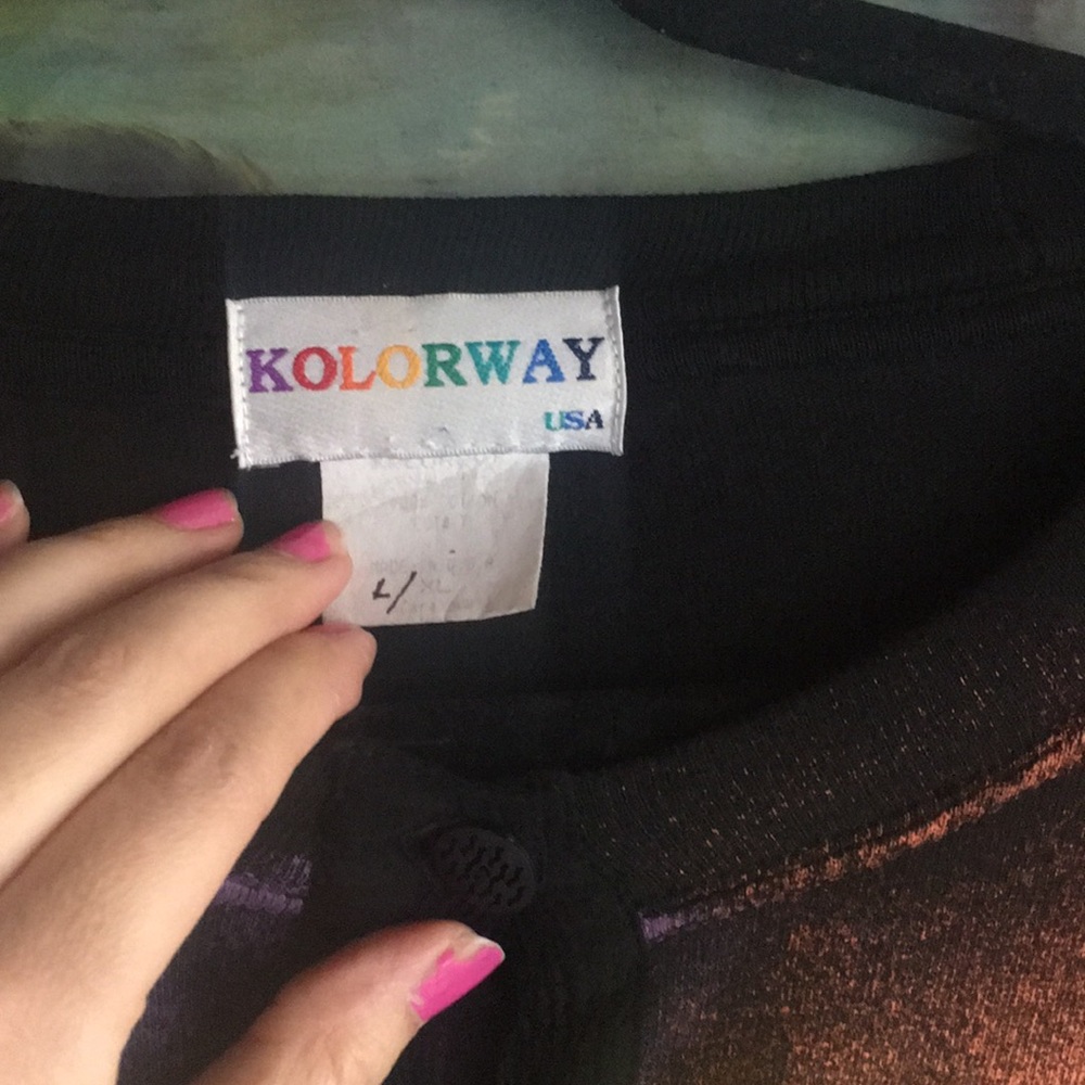 RARE Hand painted 90s shirt - Picture 2 of 6